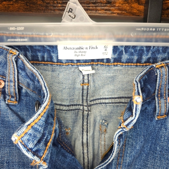 New with tags Abercrombie and Fitch jeans - Picture 4 of 7